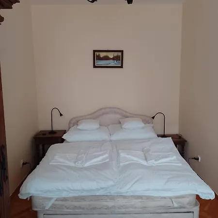 Belvarosi Classic Apartman 85 Square Meters Szombathely Exterior photo