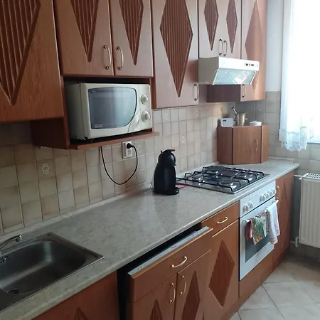 Belvarosi Classic Apartman 85 Square Meters Szombathely Exterior photo
