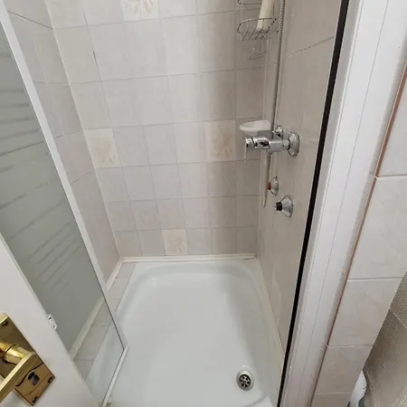 Belvarosi Classic Apartman 85 Square Meters Szombathely Exterior photo