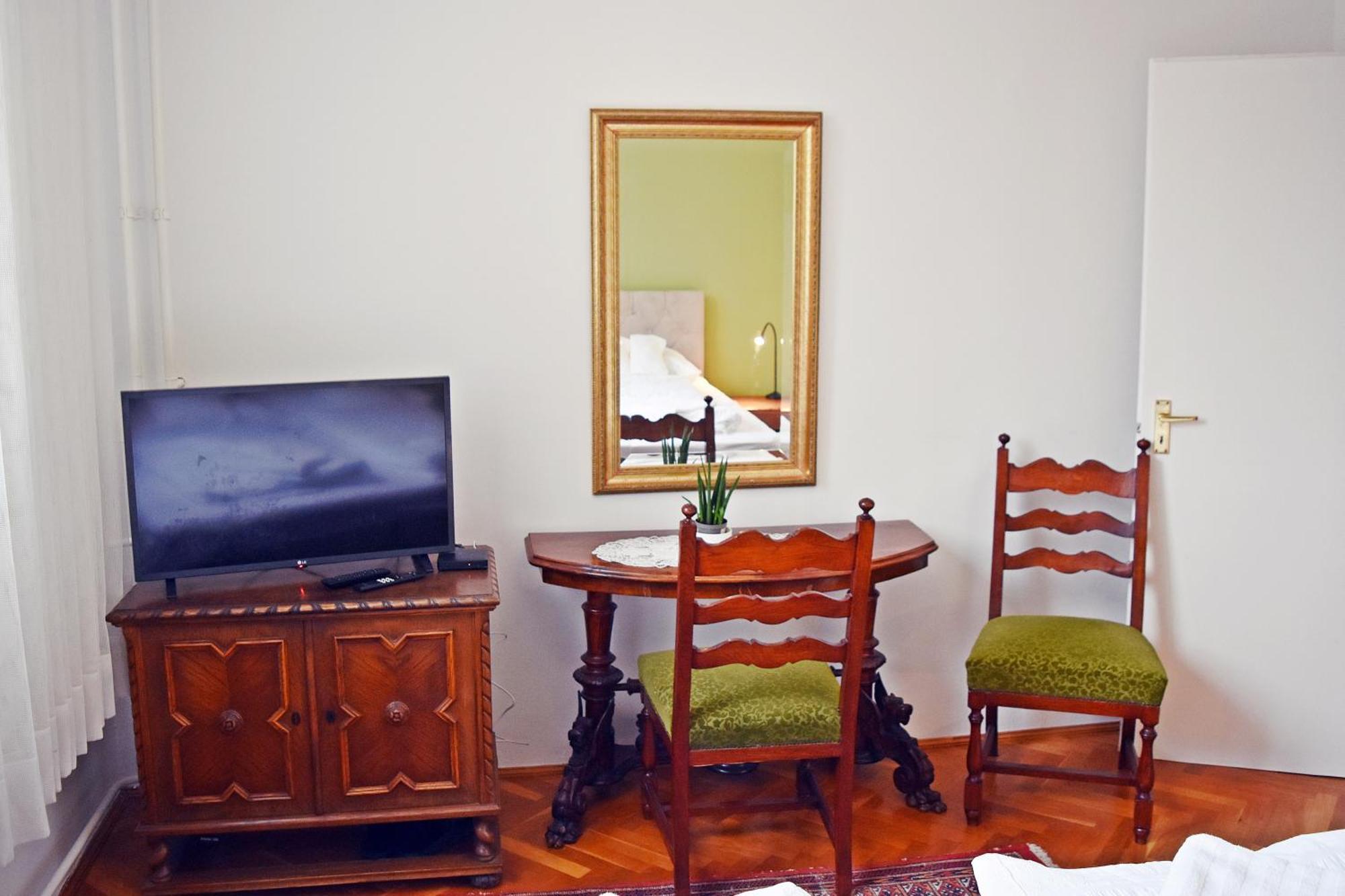 Belvarosi Classic 85 Square Meters Apartment Szombathely